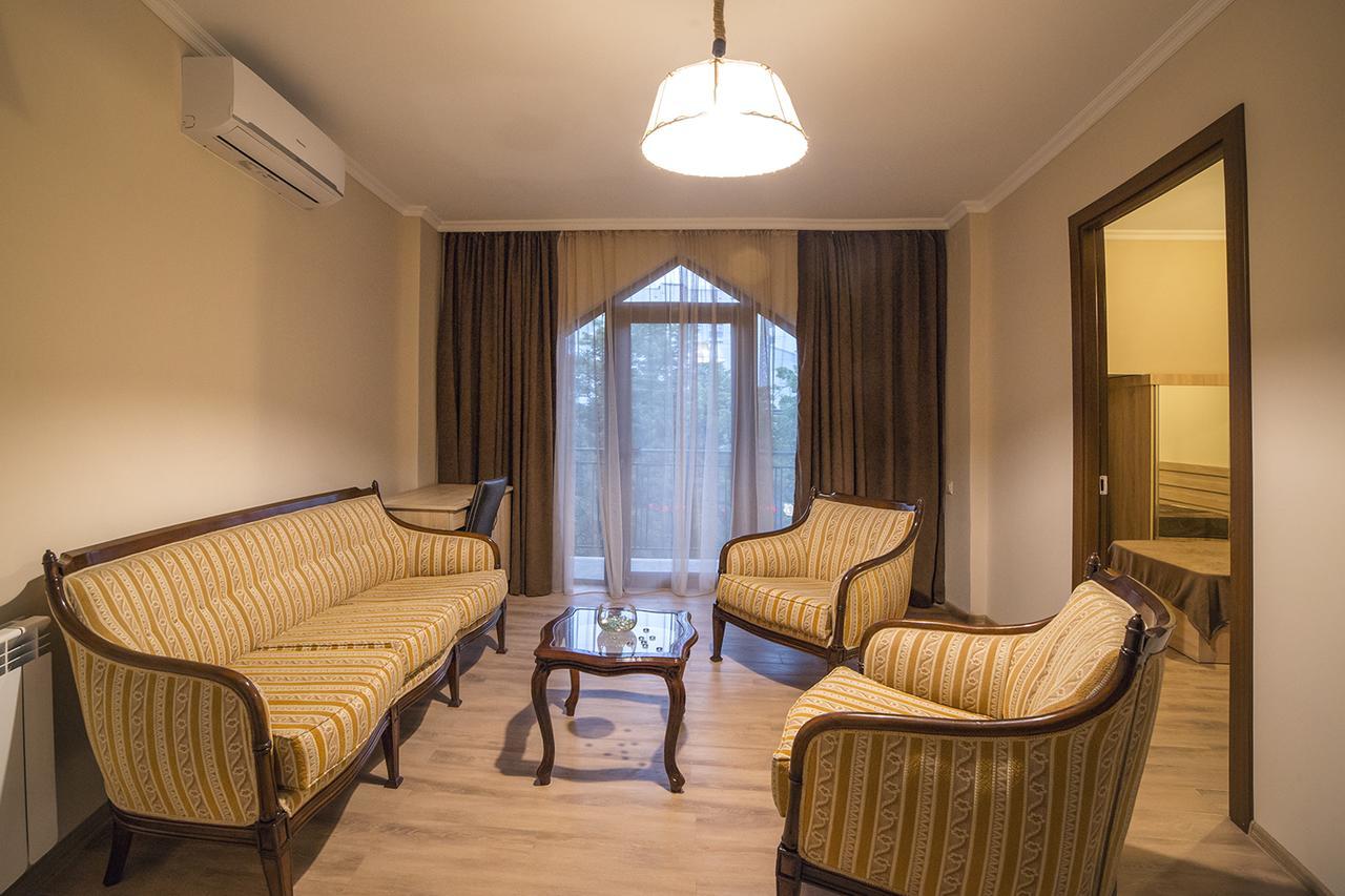 Royal House Hotel Gori Exterior photo